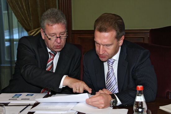 Igor Shuvalov meets with car makers