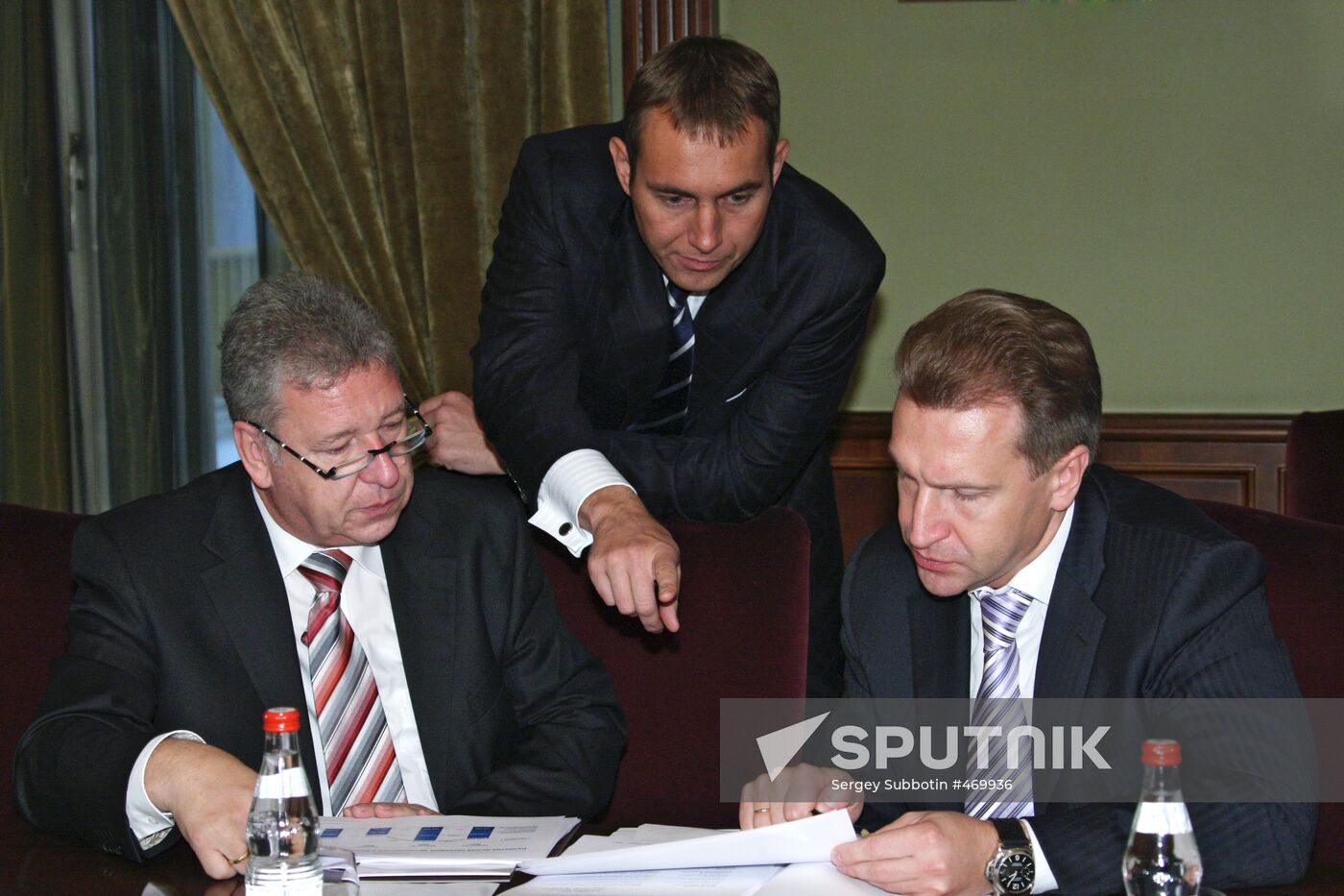 Igor Shuvalov meets with car makers