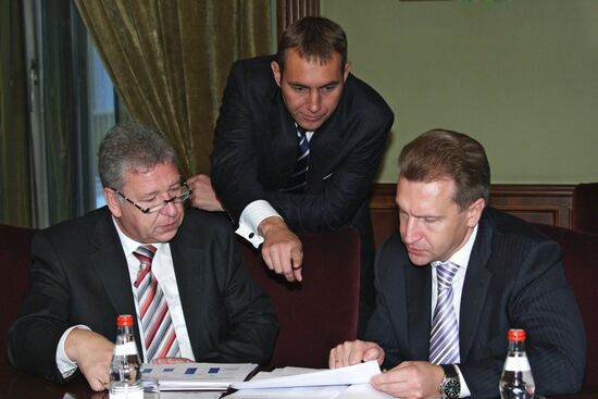 Igor Shuvalov meets with car makers
