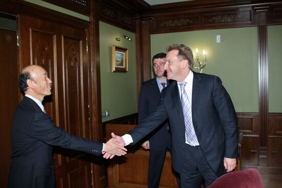 Igor Shuvalov meets with car makers