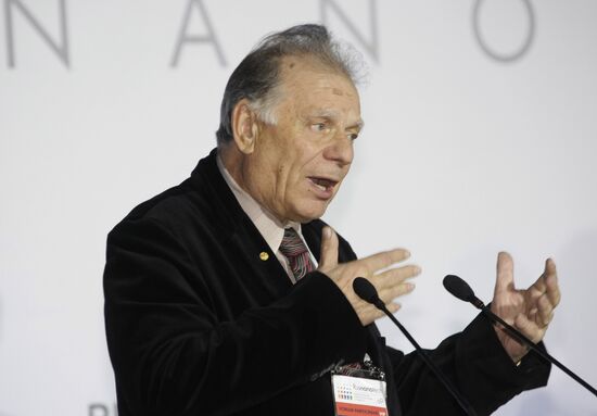 Zhores Alfyorov attends 2nd International Nanotechnology Forum