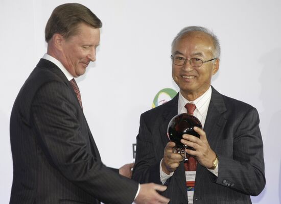 Sergei Ivanov, Alfred Yi Cho