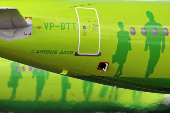 Airbus A319 aircraft of S7 (Sibir) airline