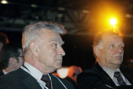 Leonid Keldysh, Zhores Alferov at 2009 Nanotechnology Forum