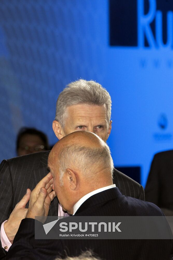 Yury Luzhkov, Andrei Fursenko at 2009 Nanotechnology Forum