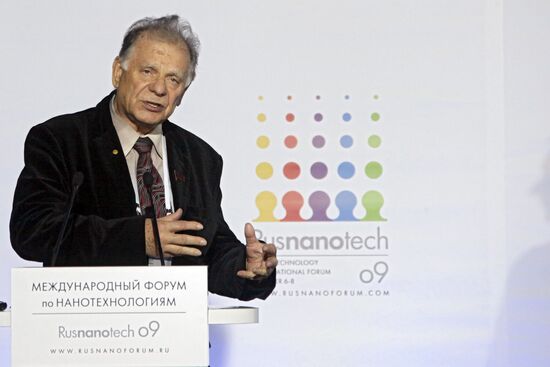 Zhores Alferov at 2009 Nanotechnology International Forum