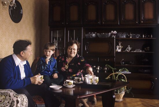 Fyodor Morgun with wife and grandson Taras