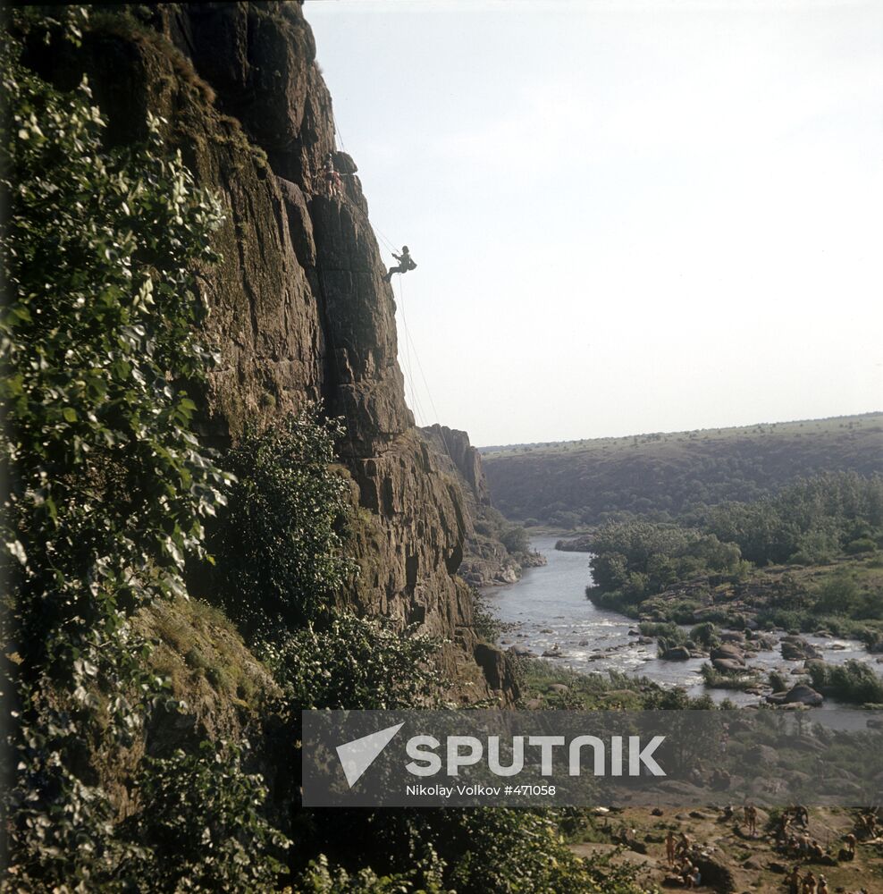Cliff-hanger