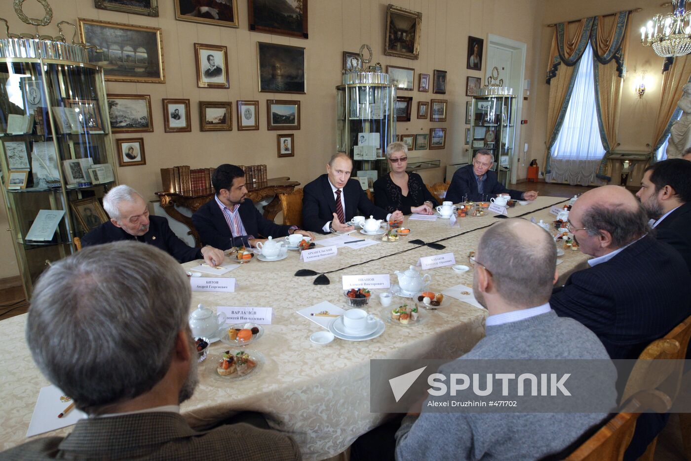 Vladimir Putin meets with top Russian writers