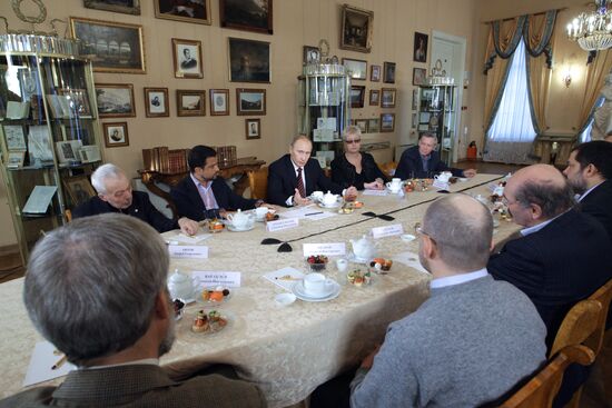Vladimir Putin meets with top Russian writers