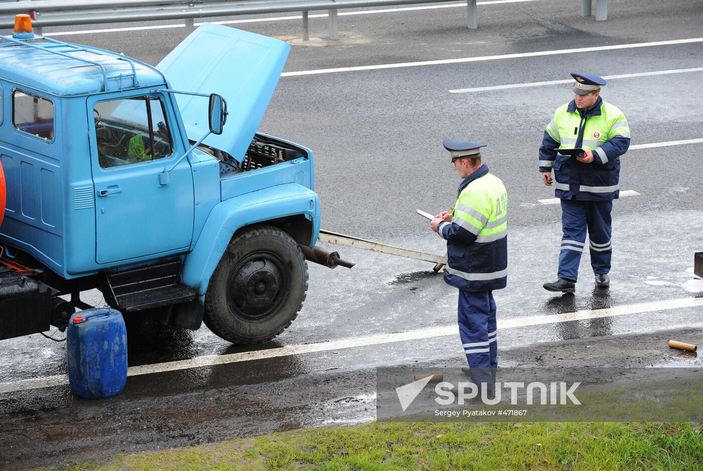 Road accident rescue drills outside Moscow
