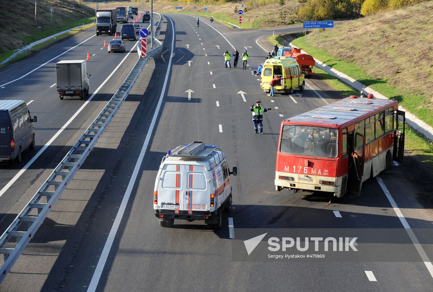 Road accident rescue drills outside Moscow