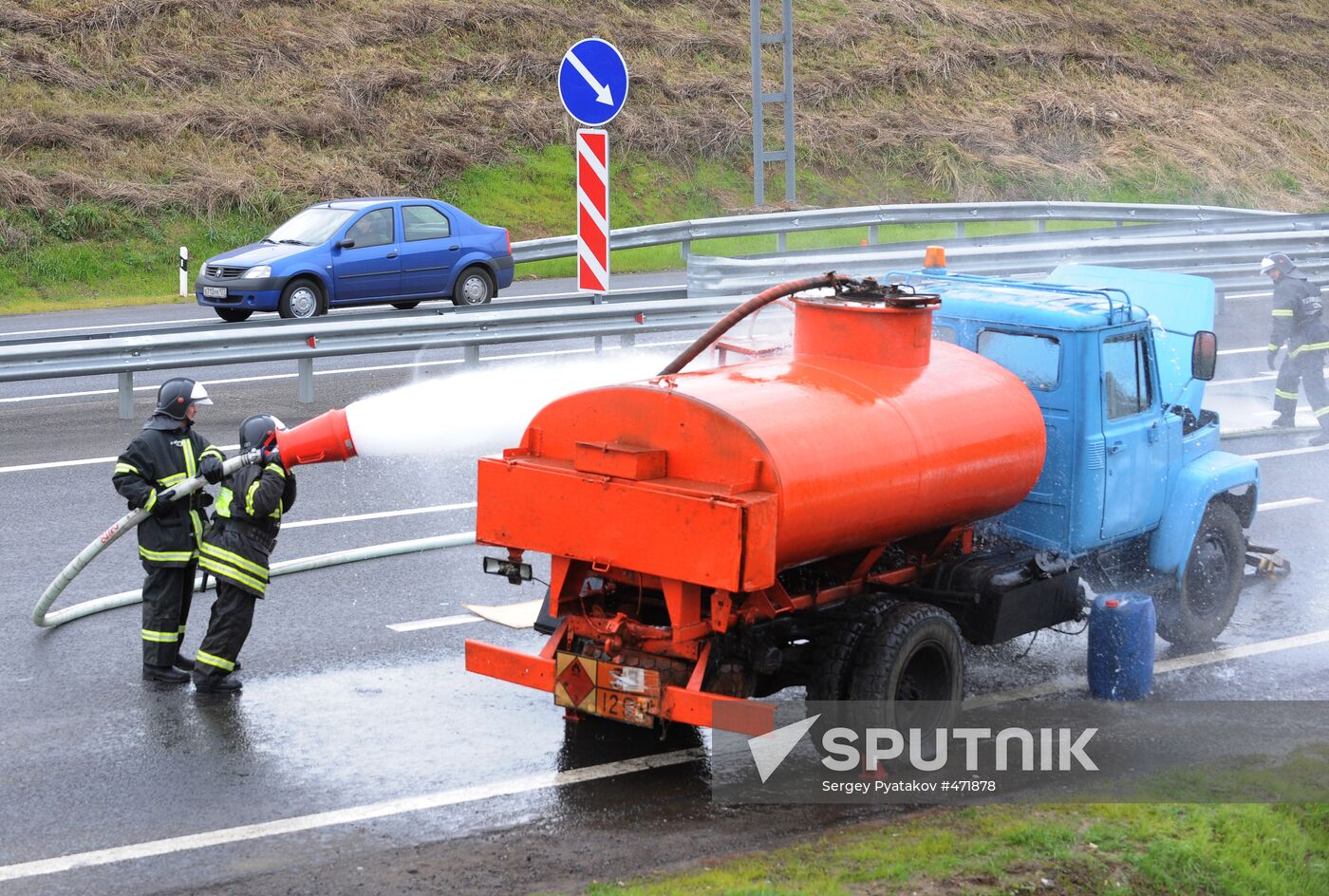 Road accident rescue drills outside Moscow