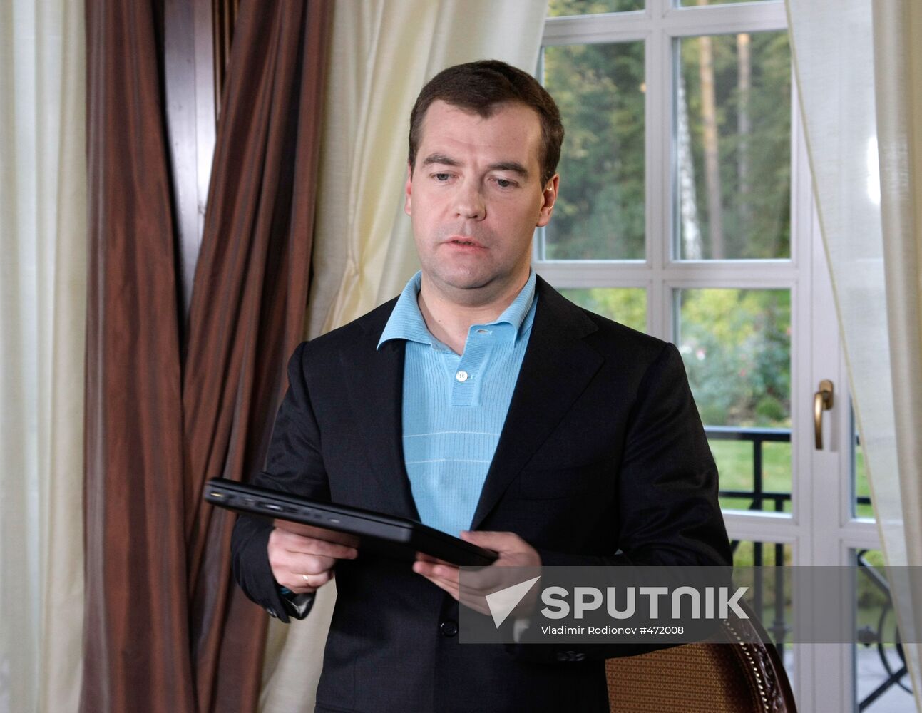 Dmitry Medvedev recording new video-blog entry