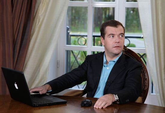 Dmitry Medvedev recording new video-blog entry