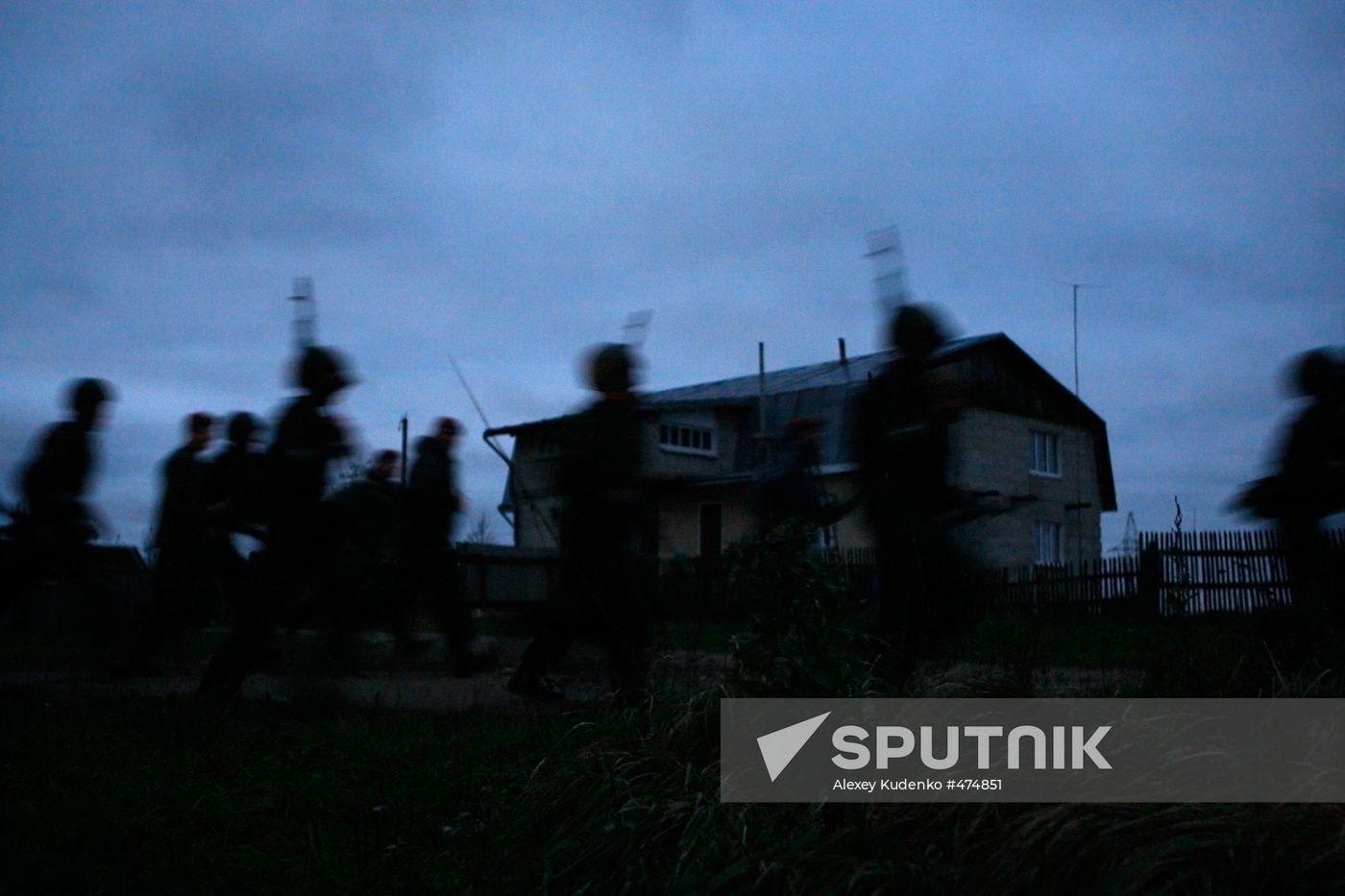 Special forces soldiers taking red beret qualification exam