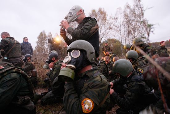 Special forces soldiers taking red beret qualification exam