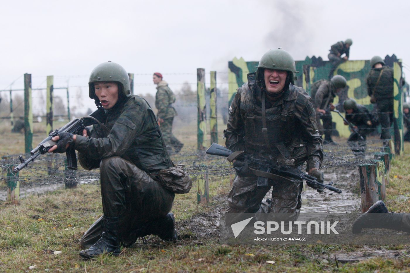 Special forces soldiers taking red beret qualification exam