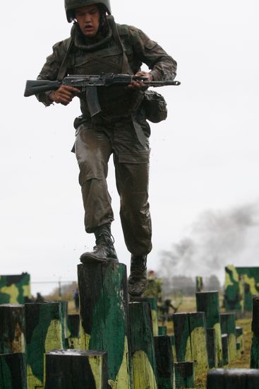 Special forces soldiers taking red beret qualification exam