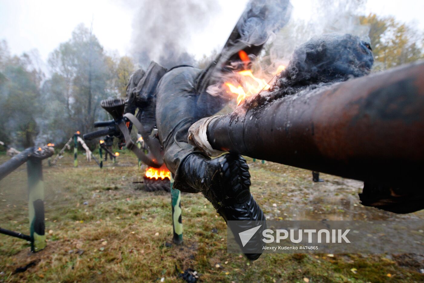 Special forces soldiers taking red beret qualification exam