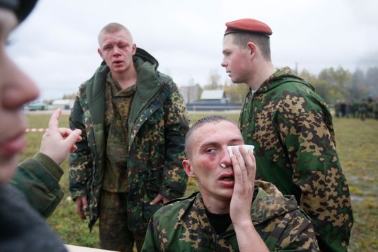 Special forces soldiers taking red beret qualification exam