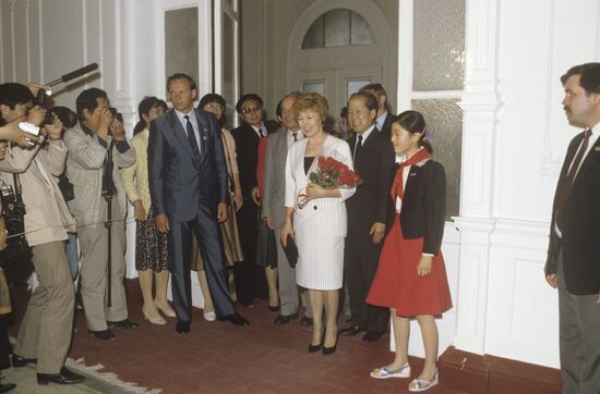 Raisa Gorbachyova visiting People's Republic of China