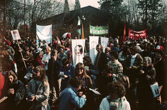 Danish peace activists on mass rally
