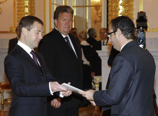 President Medvedev receives credentials from 10 ambassadors