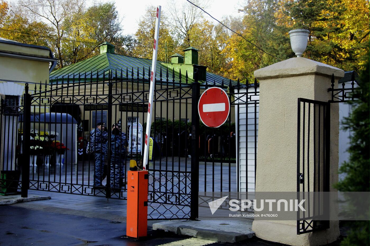 Security tightened around Moscow's Vagankovo Cemetery