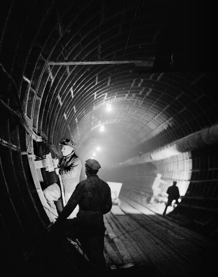 Building Arbatsko-Pokrovskaya metro line