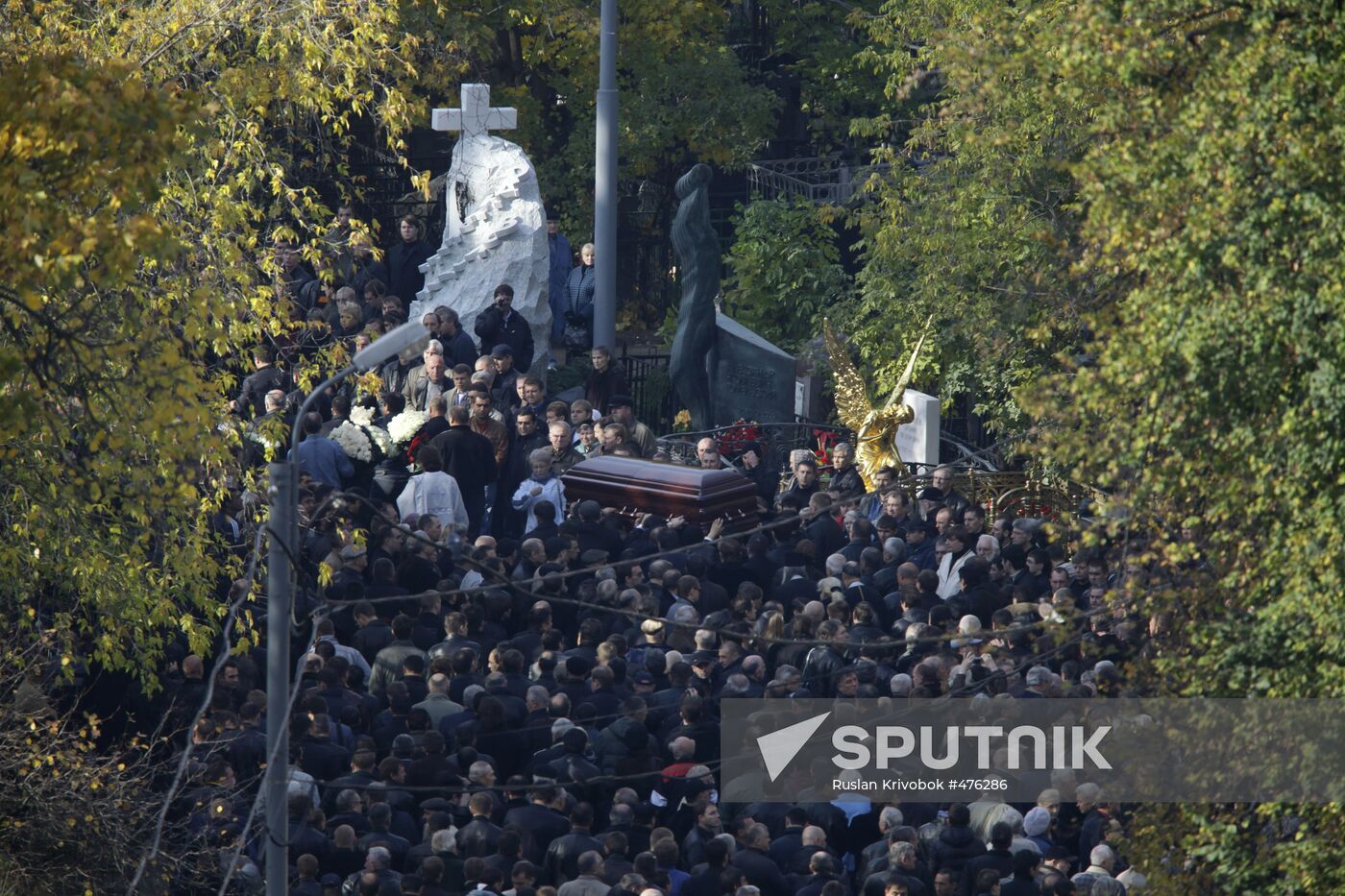 Burial of entrepreneur Vyacheslav Ivankov (Yaponchik) in Moscow