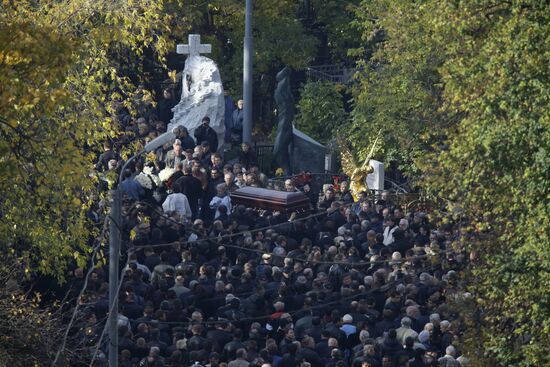 Burial of entrepreneur Vyacheslav Ivankov (Yaponchik) in Moscow
