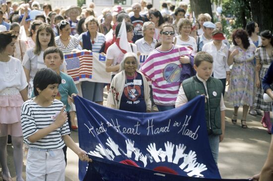 Grandmothers for Peace movement in Moscow