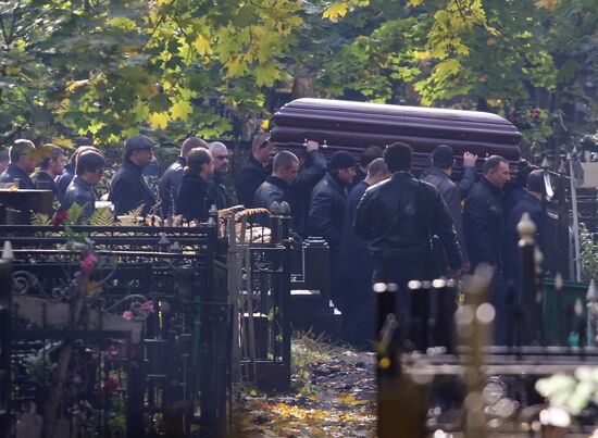 Entrepreneur Vyacheslav Ivankov (Yaponchik) buried in Moscow