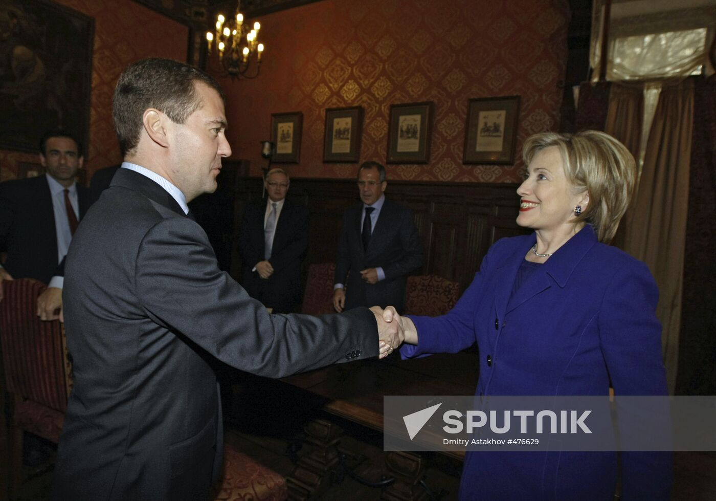 Dmitry Medvedev meets with Hilary Clinton