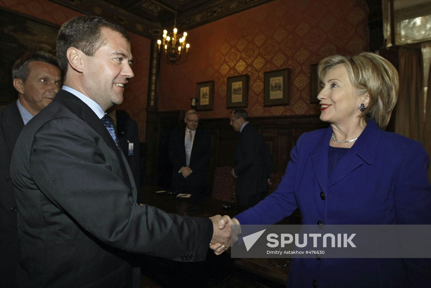 Dmitry Medvedev meets with Hilary Clinton