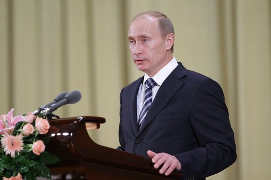 Putin, Jiabao at a gala concert