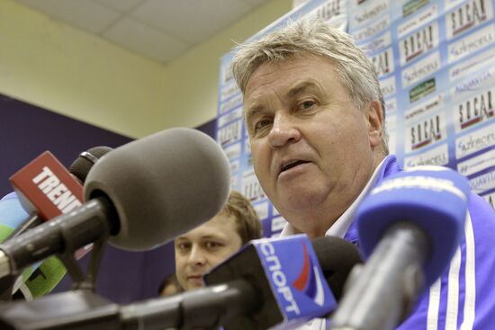 News conference by Guus Hiddink