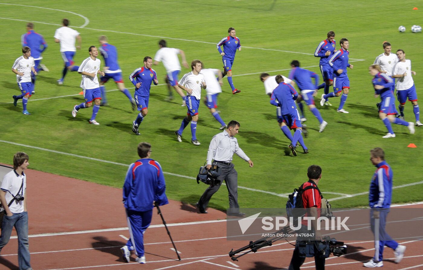 Russian Football Team holds open training session