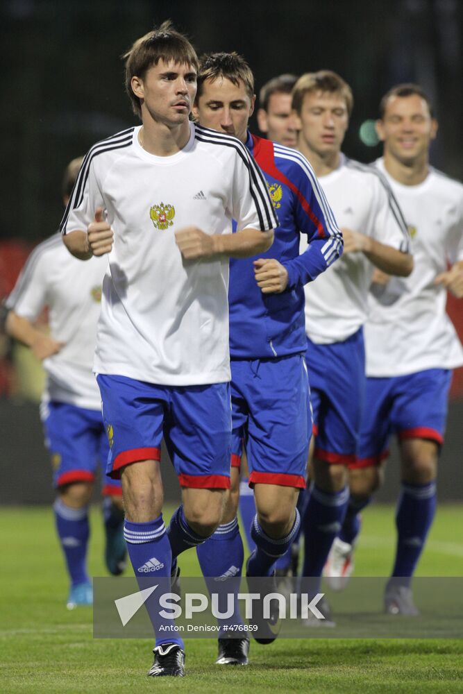 Russian Football Team holds open training session