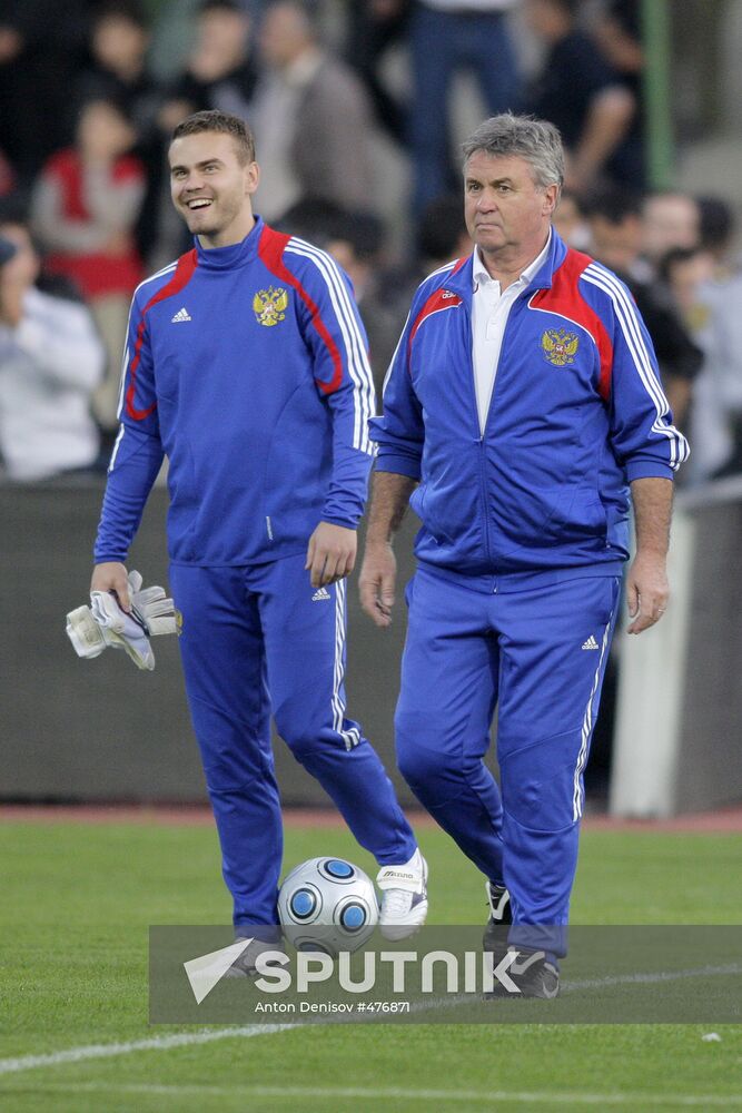 Igor Akinfeyev, Guus Hiddink