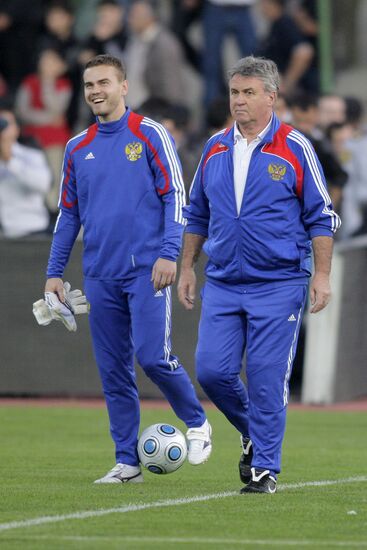 Igor Akinfeyev, Guus Hiddink