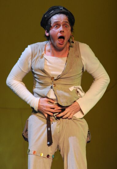 Clown mime Julien Cottereau