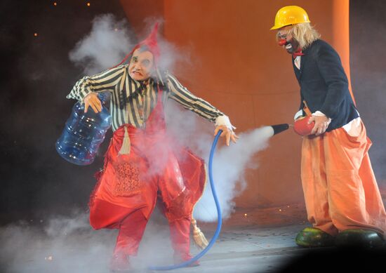 Gala show of the Second World Fools Congress