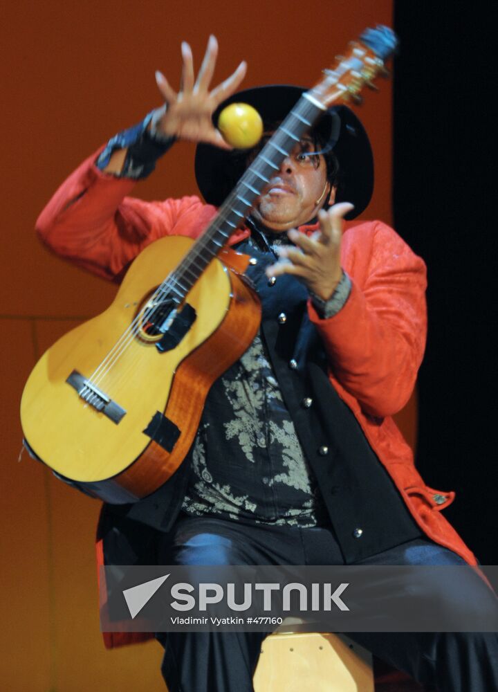 Paul Morocco at the gala show of the Second World Fools Congress