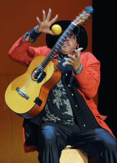 Paul Morocco at the gala show of the Second World Fools Congress