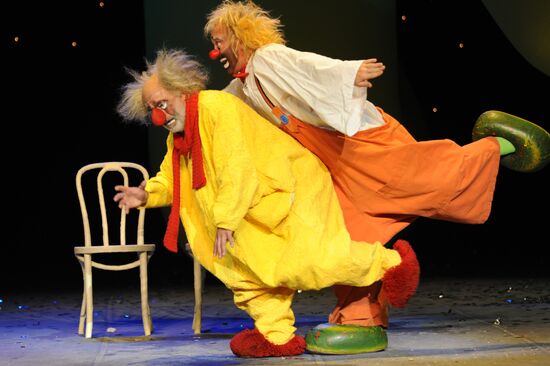 Gala show of the Second World Fools Congress