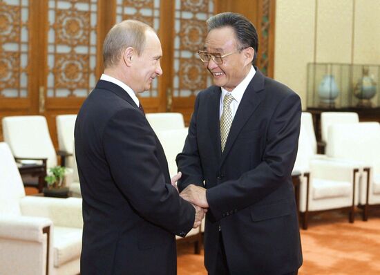 Vladimir Putin visits China. October 14, 2009