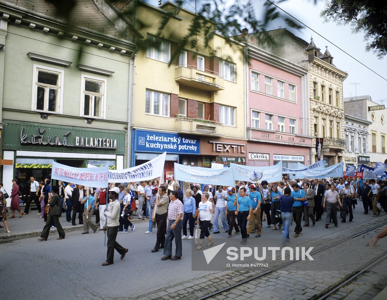 Peace march-82