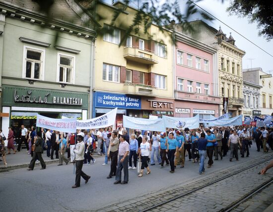 Peace march-82
